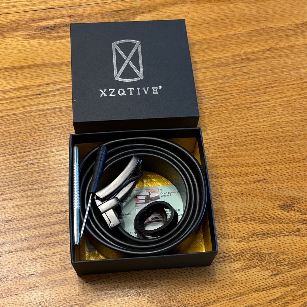 XZQATIVE Black men’s belt with replaceable hardware - Picture 2 of 5